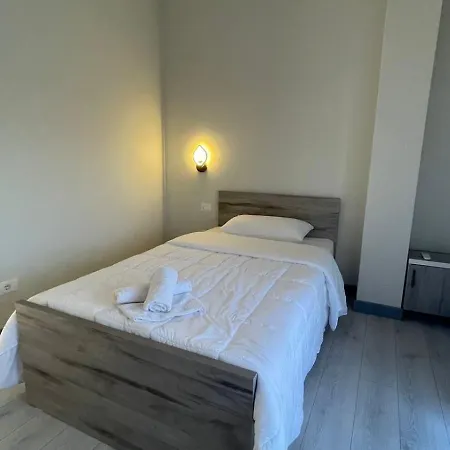 Radoja Hotel Polisi i Vogel